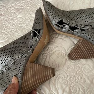 Vince camuto sandals 8.5M new